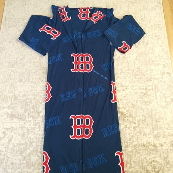 Sports Red Sox Poncho Wrap Red White Blue 67" Long - Picture 1 of 14